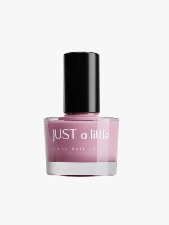 Traces of butterfly pink nail polish, cosmoporto